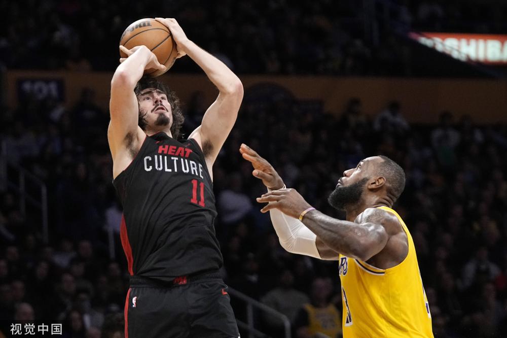 他用自己的 他用自己的